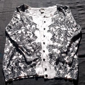 3/4 sleeve white button up lightweight cardigan/pullover with black laced print